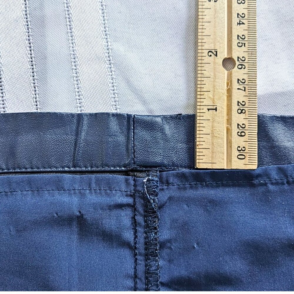 Vtg Y2K 2008 ABERCROMBIE & FITCH Navy Blue Quilted Pleather Mini Skirt Sz 2 W26 - Picture 7 of 9